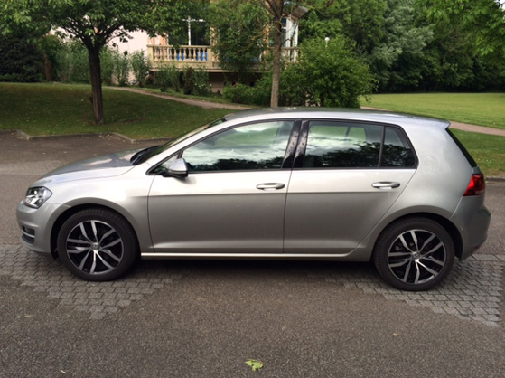 29-Volkswagen-Golf-VII-TSI-Confortline-3