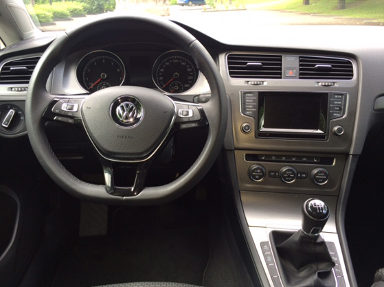 29-Volkswagen-Golf-VII-TSI-Confortline-6