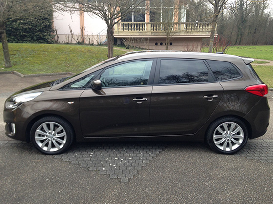 70-Kia-Carens-2015-02-06 2