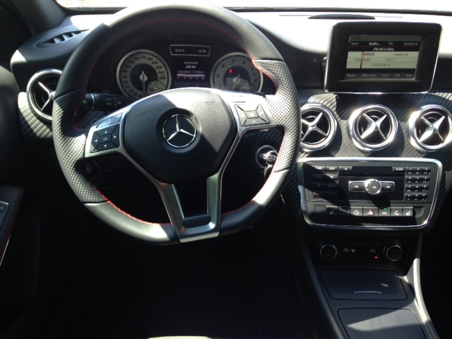 91-Mercedes-Benz-Classe-A200-Pack-Amg-03-06-2015-6
